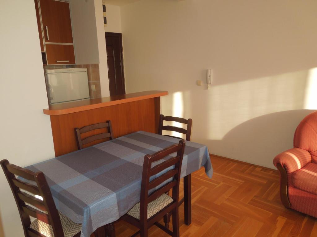 Apartments Becic Budva Bilik gambar